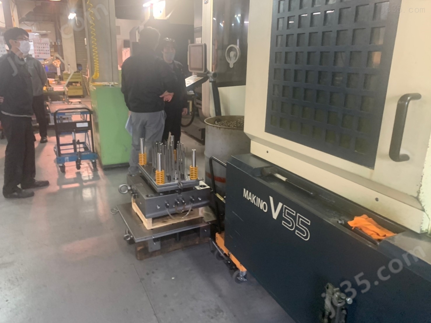 V55 二手牧野立式加工中心