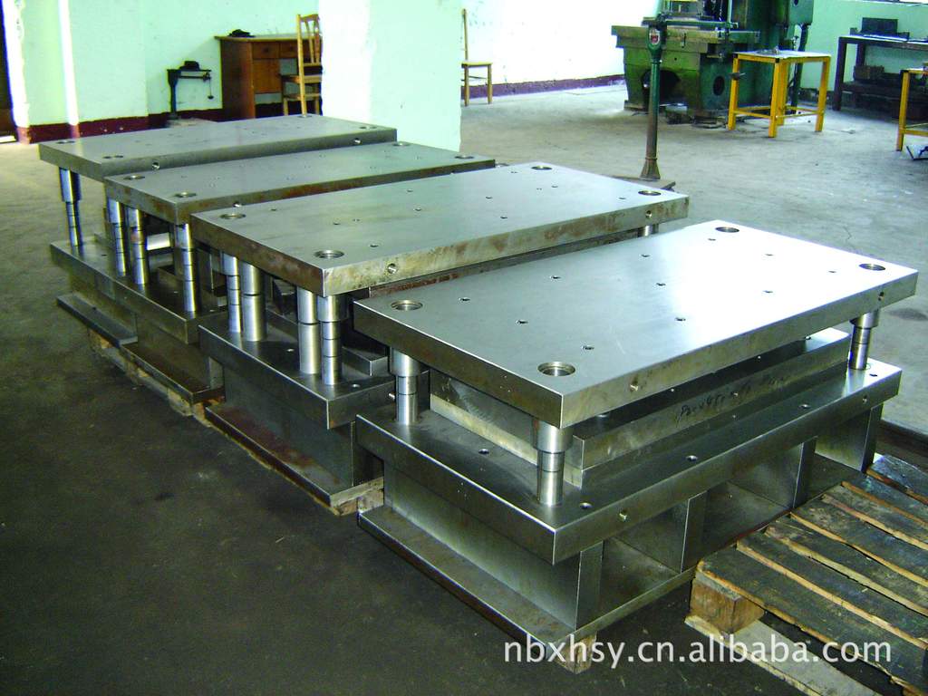 连续模,级进模,汽车模具,五金拉伸模具,余姚模具,冲床模具 - 3