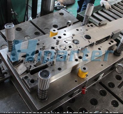 B滨州级进模，滨州级进模制作，滨州级进模具加工