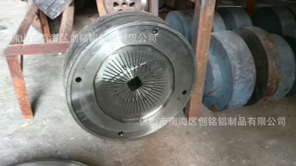 专业生产铝型材挤压模具 6063铝合金挤压型材 各种散热器型材 - 3