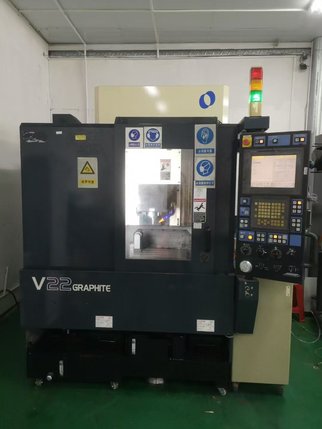 个人低价转让牧野高速加工中心V22三轴带光栅尺