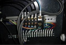 供应专业生产低价出售的优质注塑机