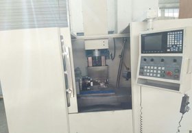 出售二手650带四轴立式加工中心