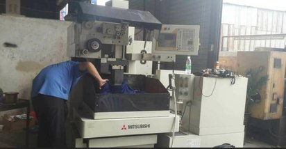 转让三菱RA200、RA90M二手三菱慢走丝线切割