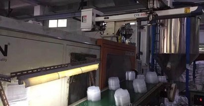 工厂2015年联升GT2-280B快餐盒整套高速注塑机转让出售