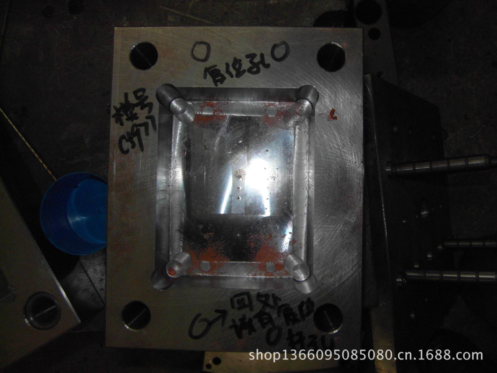 山东模具生产厂家供应注塑模（如图） 精密模 级进模 - 4
