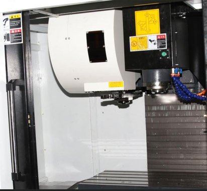 出售深圳钜人高精高速线轨加工中心：CNC-850L
