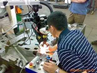 激光焊接上门修复汽车塑胶覆盖件模具