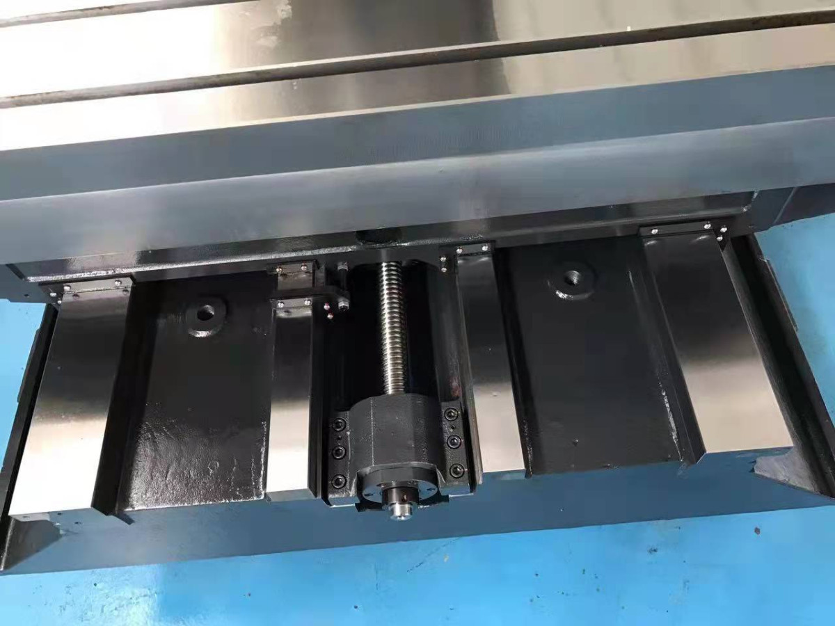 出售高精密中国台湾益全CNC铣床模具机立式加工中心L850/855/1060 - 3