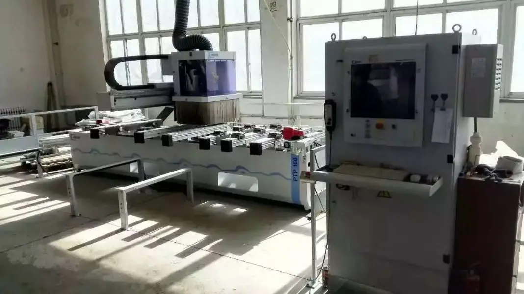 金田豪迈PTP 160 数控钻孔加工中心