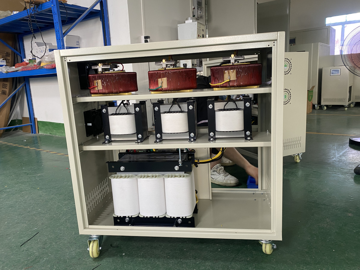 江门CNC多轴加工中心380V转220V稳变压机永盛电气 - 3
