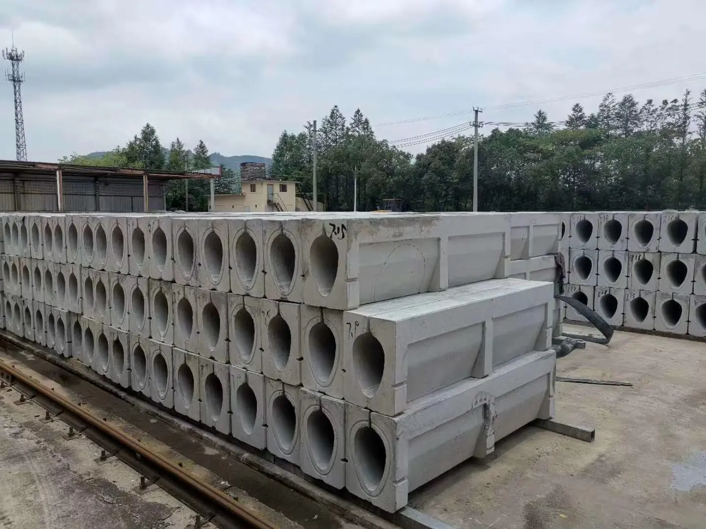 济南公园广场 暗渠缝隙式排水卵型槽成型钢模具  免费试模打样京伟厂家