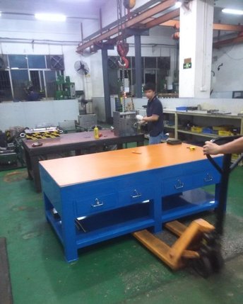 石龙钢板工作台-五金模具维修操作台-钢板面铺电木板预防刮花模具