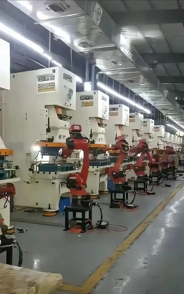 西华县喷涂 喷漆 上下料 机器人机械臂维修保养租赁销售 - 3