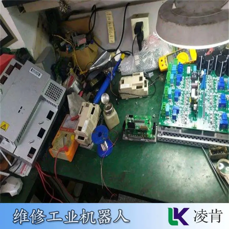 日本川崎喷涂机器人维修无法开机