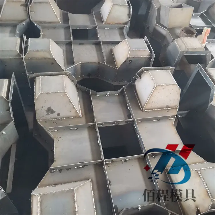 四脚空心模具：海岸线上的坚固防线铸造师