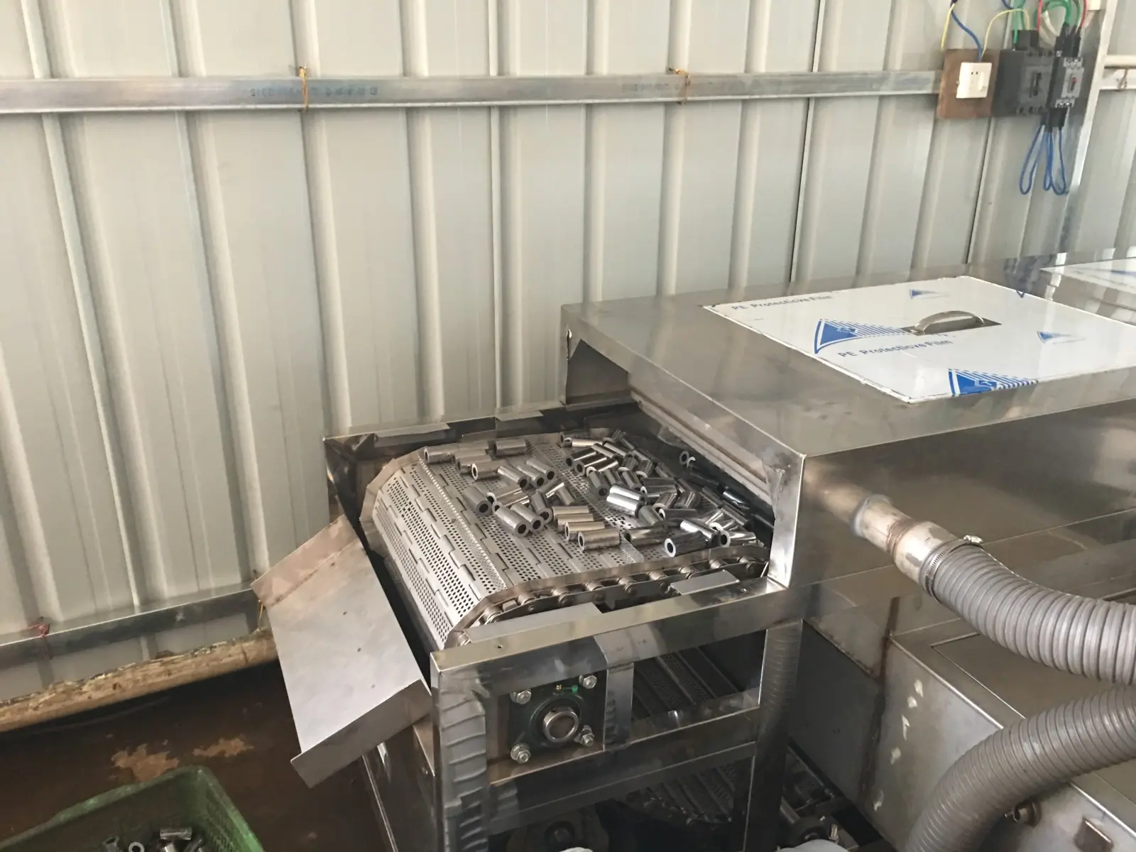 铜铸件除油污防锈防氧化清洗烘干机械 创伟达通过式超声波清洗设备