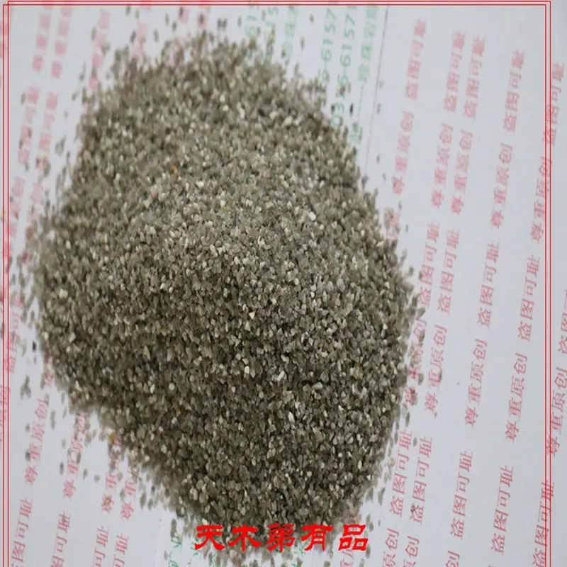 岩能系列晶闪石除渣剂在浇包内铁水上表面撒少许覆盖即可浇注 - 2