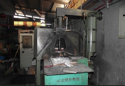低价转让力劲88T加强型热室压铸机