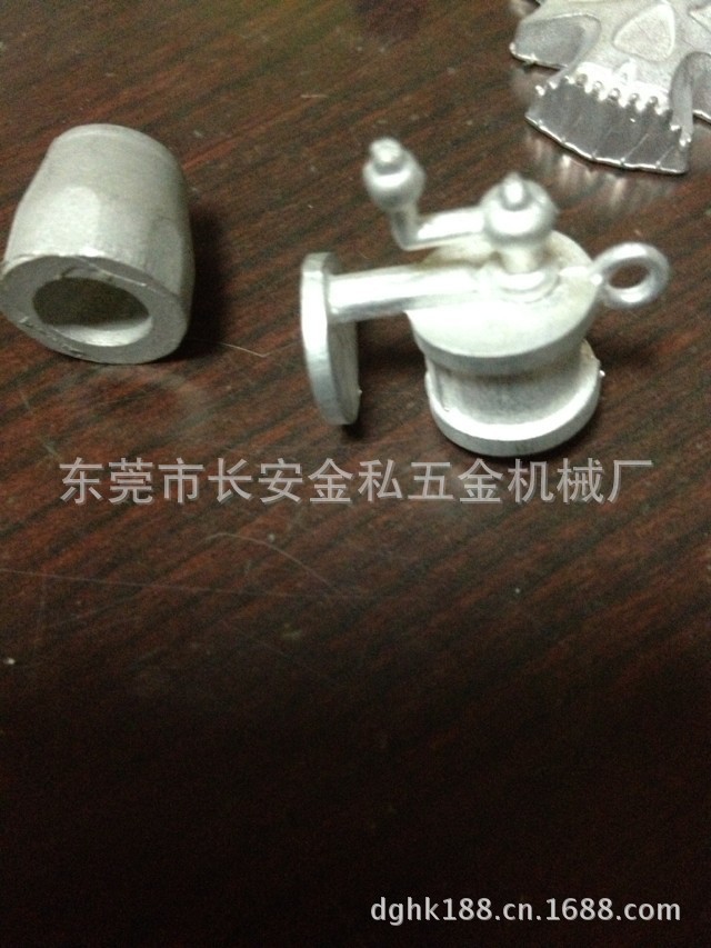 大量供应半自动三模头离心铸造机 - 2