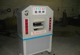 供应离心铸造机,各种五金饰品机械,半自动三模头离心机