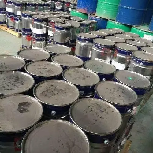 24小时在线 回收油漆麦加聚氨酯面漆天蓝 量大价高 种类不限
